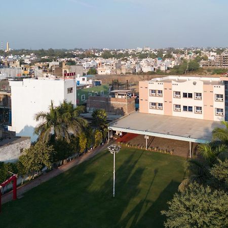 Ruchishree Garden Hotell Ujjain Eksteriør bilde
