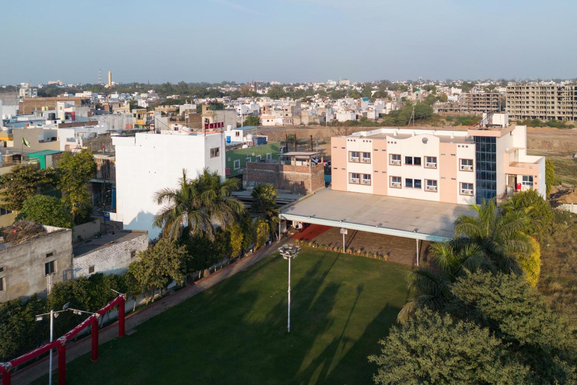 Ruchishree Garden Hotell Ujjain Eksteriør bilde